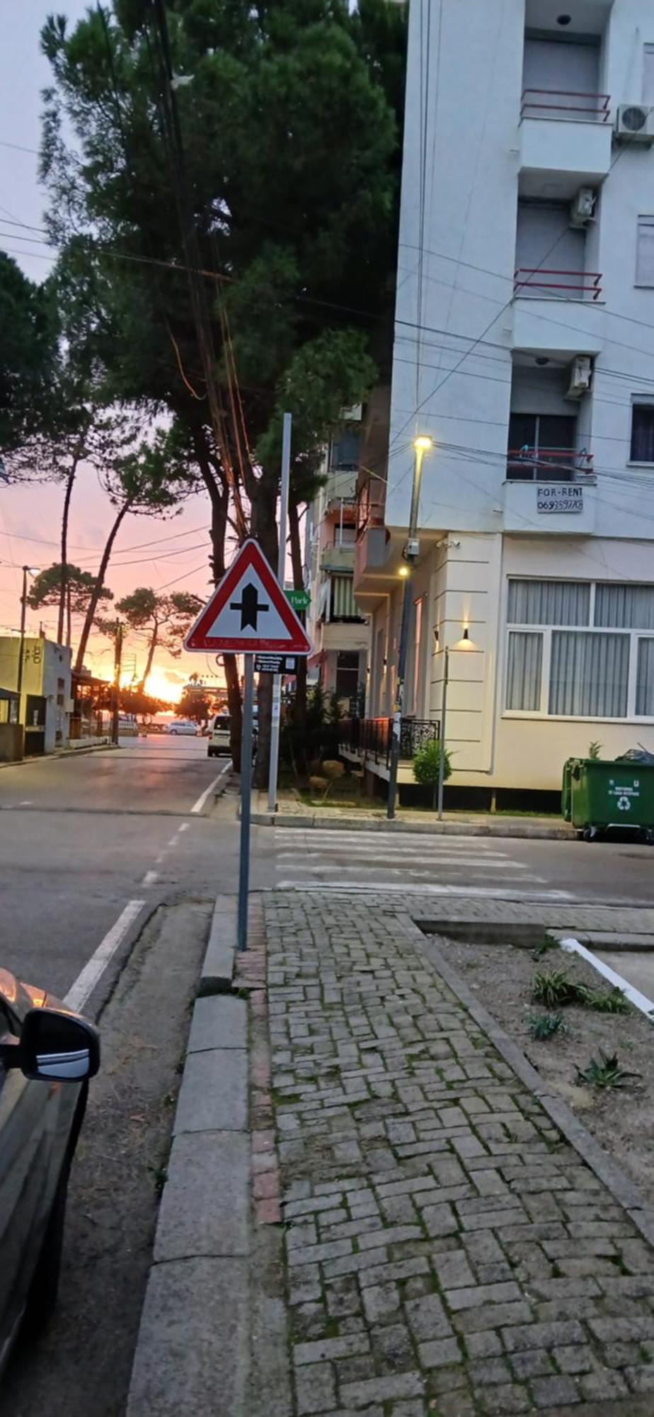 Giorgio's Apartmant On The Sea Durrës